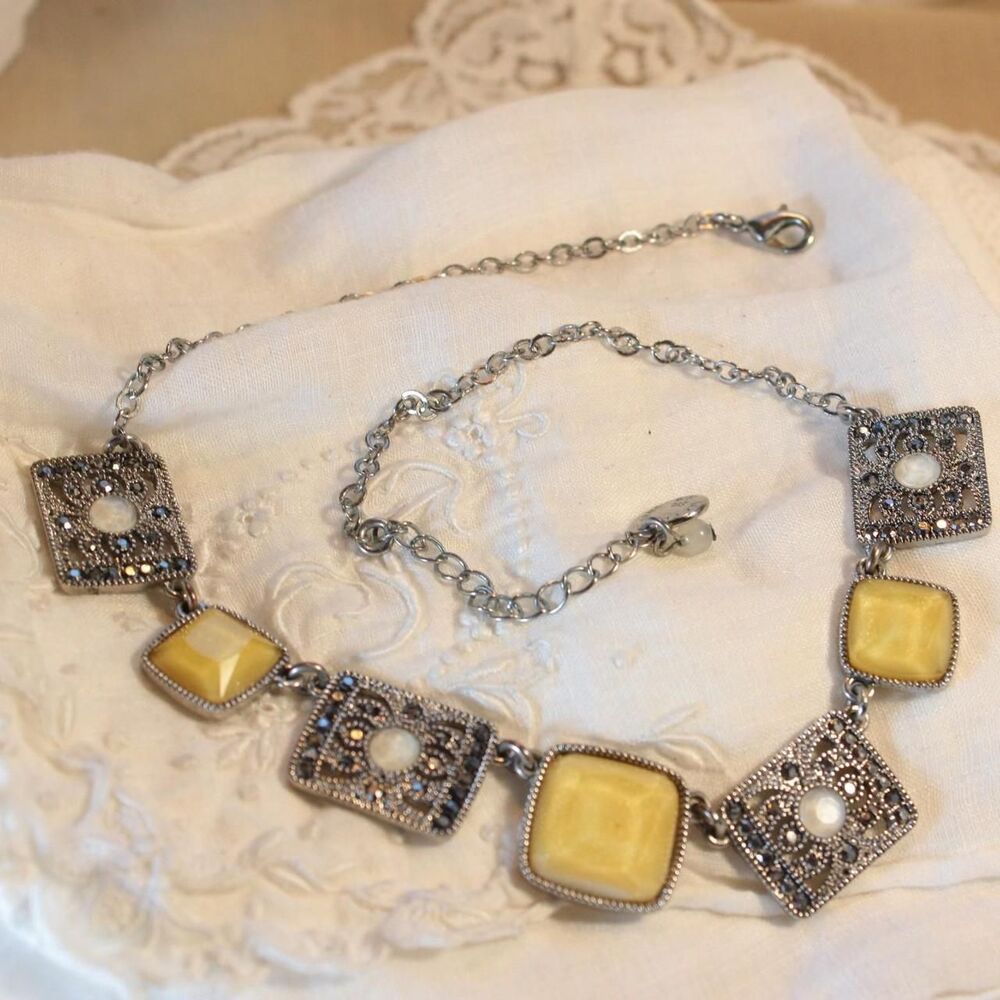 VTG Liz Claiborne Yellow and Silver-Tone Square Link Necklace